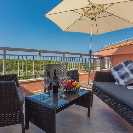 Amazing Apartment In Makarska With Wifi מראה חיצוני תמונה