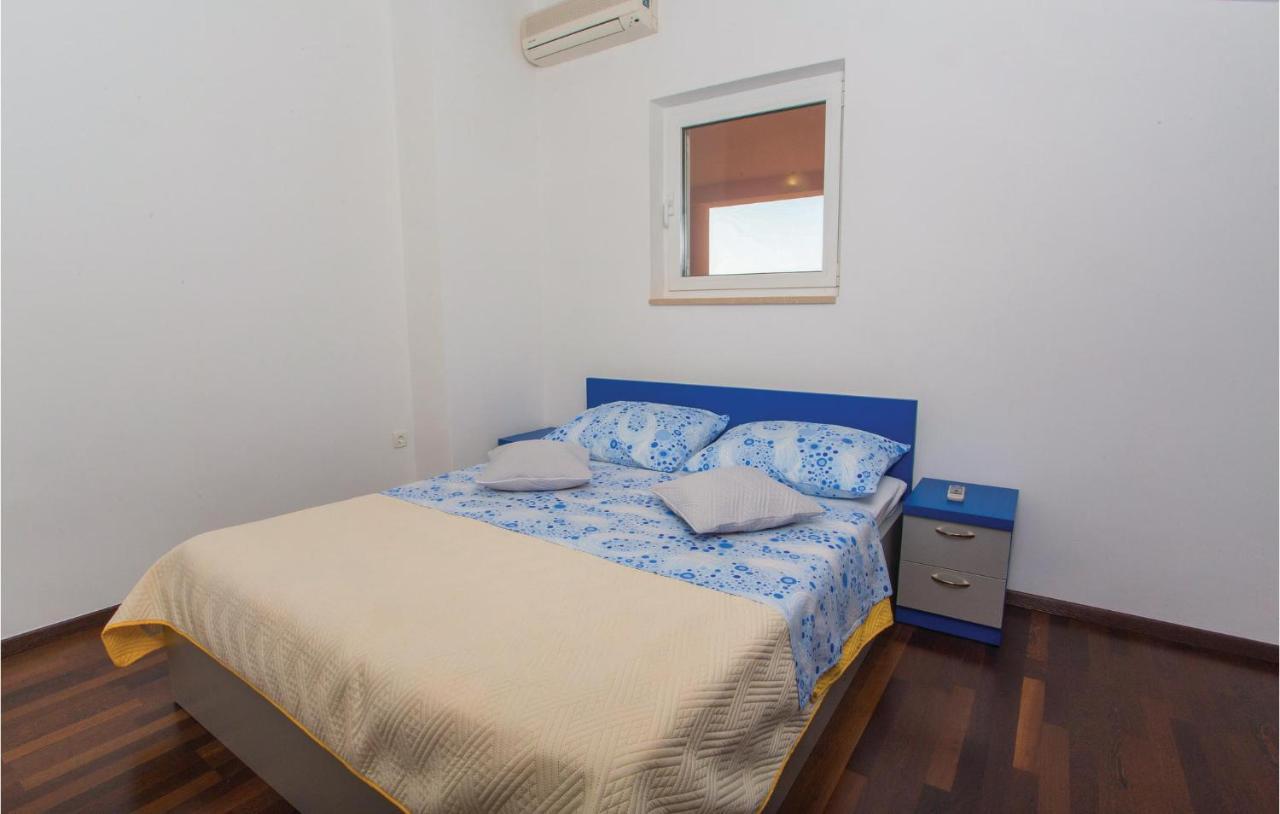 Amazing Apartment In Makarska With Wifi מראה חיצוני תמונה