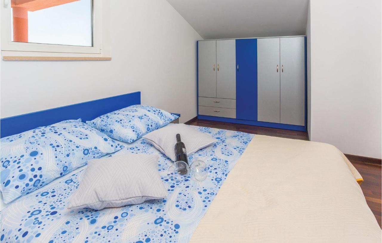 Amazing Apartment In Makarska With Wifi מראה חיצוני תמונה