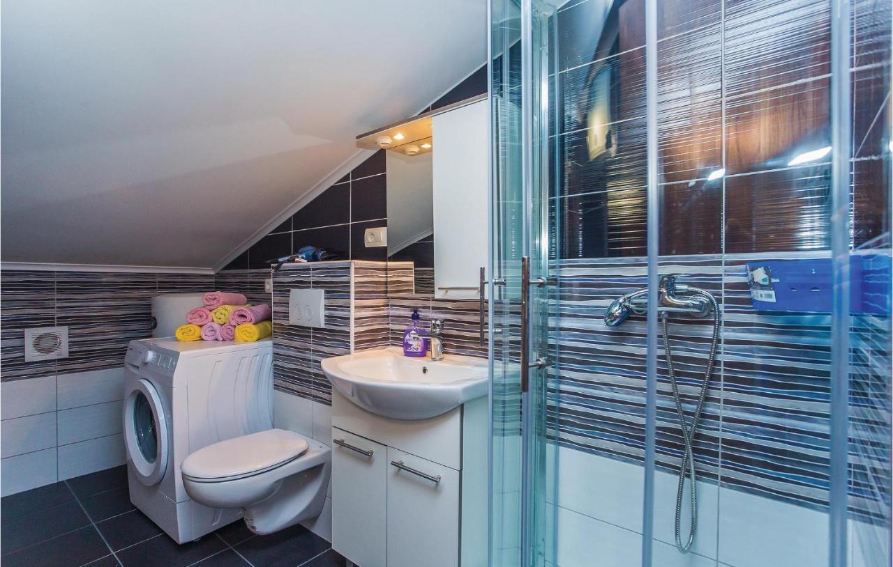 Amazing Apartment In Makarska With Wifi מראה חיצוני תמונה